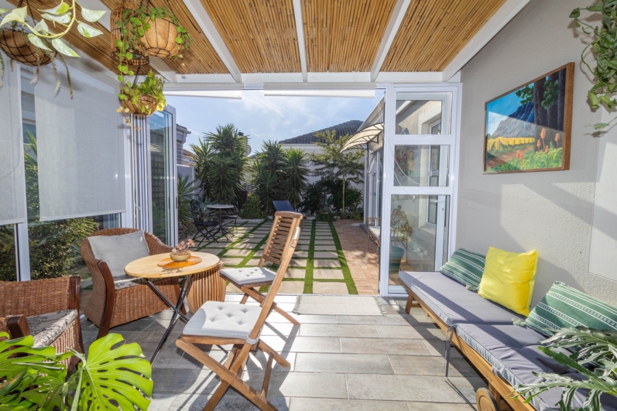 3 Bedroom Property for Sale in Sunningdale Western Cape